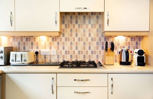 Newport Pagnell Apartment | Modern and spacious home from home with 9 beds