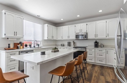 Linda House | Modern and Spacious Home with Excellent Amenities