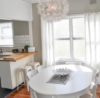 Oxley Park House | Modern and Stylish 3 bedroom home, Western Sydney Ideal for Contractors