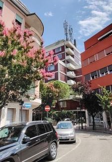 Mestre Apartment | Modern Apartment 15-min-to-Venice