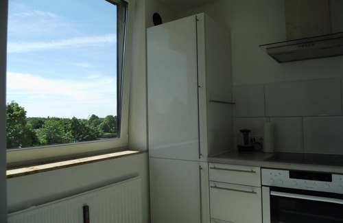 Hochheide Apartment | Modern apartment 45 m" up to 3 persons with balcony, elevator, WLAN,