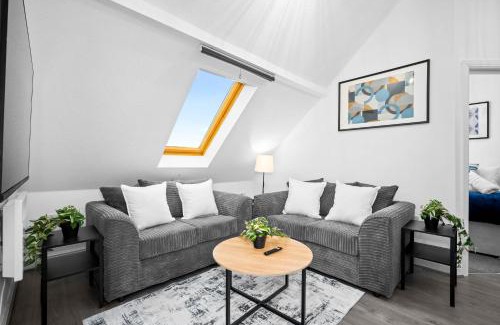 Stonnall Apartment | Modern Apartment - Accommodates 4 - On Street Parking Available 2CR