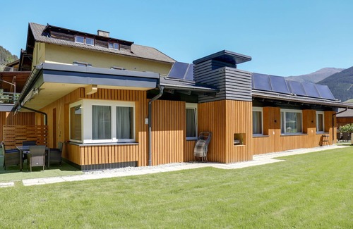 Muhlbachl Apartment | Modern Apartment "Habicht" with Wi-Fi, Garden and Terrace