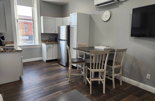 Iola Apartment | Modern Apartment in Iola located on the Square “Blue”