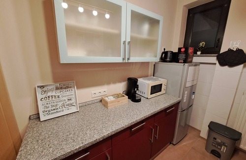 Bexbach Apartment | Modern apartment in Oberbexbach, for up to 5 people, with desk & parking space