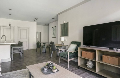Short Pump Apartment | Modern Apartment in Prime Location (ID6167X30)