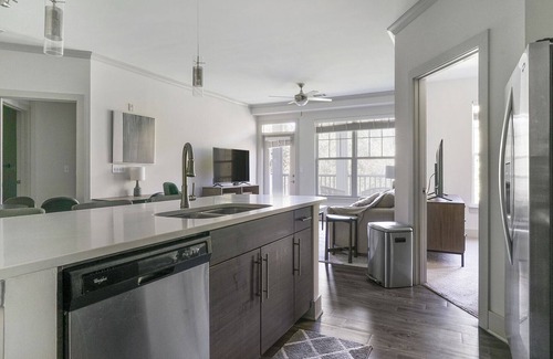 Short Pump Apartment | Modern Apartment in Prime Location (ID6167X30)