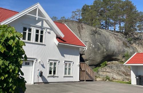 Sandefjord Apartment | Modern Apartment near city center - Parking available