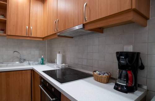 Edessa Apartment | Modern apartment overlooking downtown