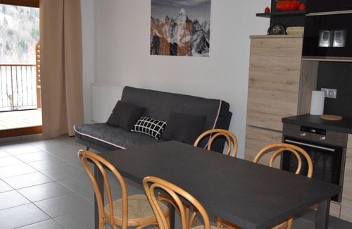Bozel Apartment | Modern Apartment with Large Terrace Near Ski Resorts