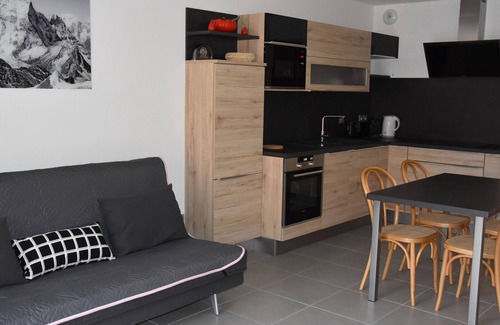 Bozel Apartment | Modern Apartment with Large Terrace Near Ski Resorts