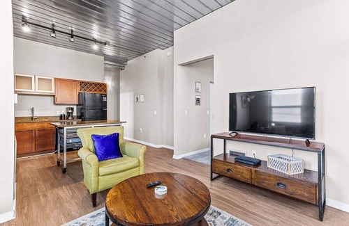 Old West Side Apartment | Modern apartment with fitness center