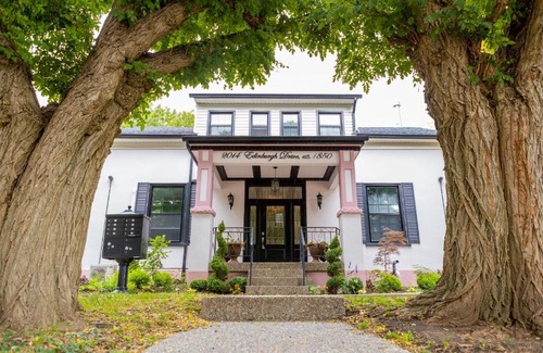 Burlington Apartment | Modern Apt Near Downtown Burlington Ideal for long stays - U2 - The Blair