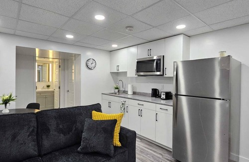Winnipeg Apartment | Modern Basement suite with seperate entrance close to grocery, restaurant & mall