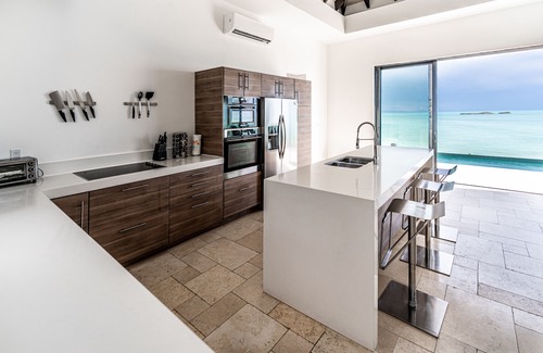 Juba Sound Villa | Modern Beachfront 3bdrm - 3bath with pool & incredible view!