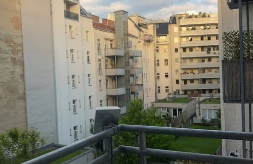 Hundsturm House | Modern bright apartment in top location