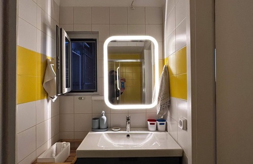 Athens Condo | Modern Bright Cozy Top-floor Apartment & Terrace.n