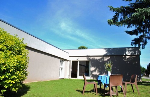 Blowatz House | Modern Bungalow in Blowatz near Sea