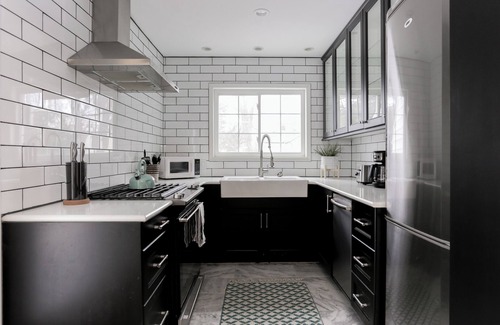 Roeland Park House | Modern Bungalow in Cedar St