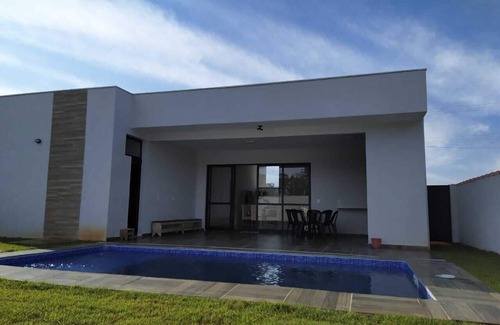 Aguas de Santa Barbara House | Modern country house in a resort in the interior of São Paulo