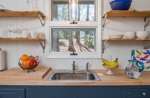 Hendersonville House | Modern Cabin - Close To Hiking/Biking Trails And Downtown