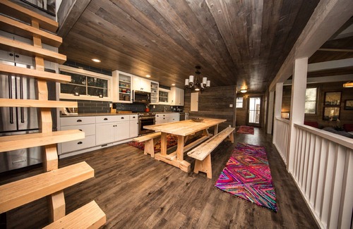 Crandon Cabin | Modern Cabin on Pristine Lake Lucerne – A Lakeside Retreat!