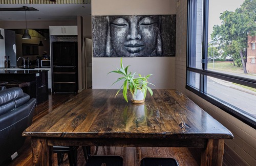 Newcastle West Apartment | Modern CBD Apartment | Stylish