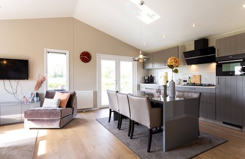 Lageweg Ski Chalet | Modern chalet with dishwasher