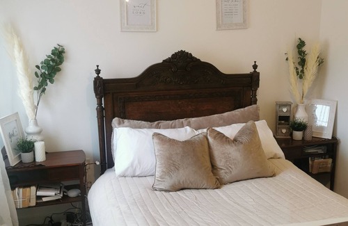 Spencers Wood Apartment | Modern Coach House