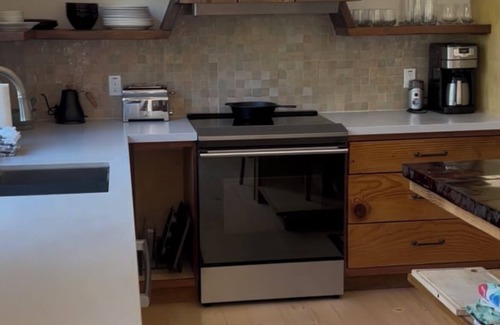Colfax House | Modern Comfort in a Peaceful Woodland Setting