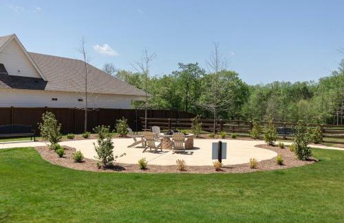 Auburn - Opelika House | Modern Comfort Near AU l Perfect for Families & Fans