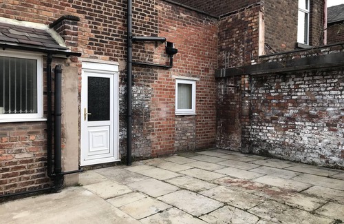 St Helens Apartment | Modern Comfy 2-bedroom Flat in St Helens