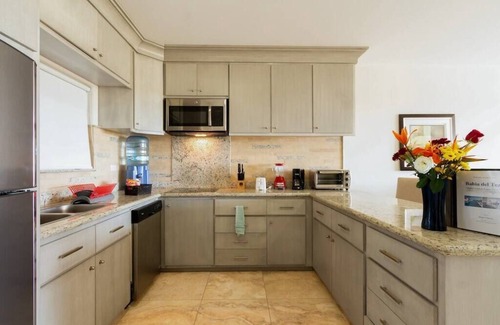 El Tezal Condo | Modern Condo 2BR with Rooftop Pool Ocean Views 10 Min Walk to Medano Beach and
