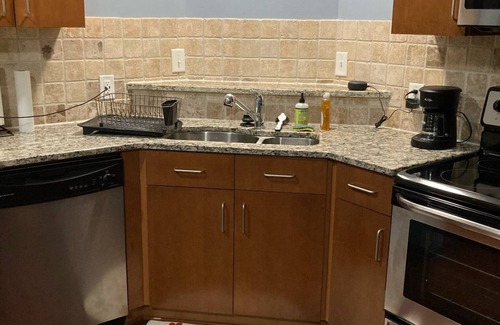 West End Condo | Modern condo downtown gym/pool/free parking