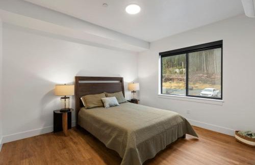 Juneau Apartment | Modern Condo with Incredible Mountain Backdrop 207