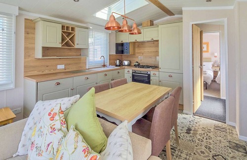 Lendalfoot Ski Chalet | Modern, contemporary holiday home facing the sea.
