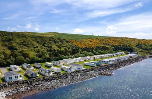 Lendalfoot House | Modern, contemporary holiday home facing the sea.