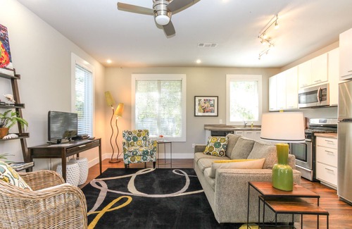 East Hill House | Modern cottage in historic East Hill