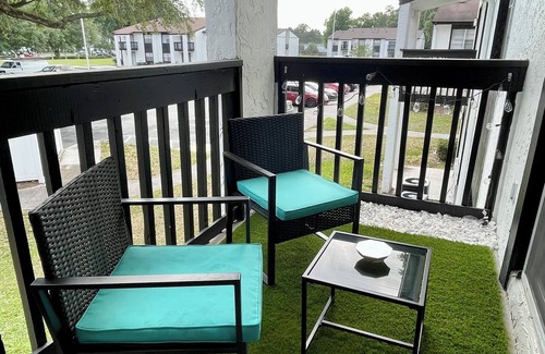 Brandon Apartment | Modern & Cozy Apt Tampa! - Great location W/D, Full Kitchen, Toiletries included