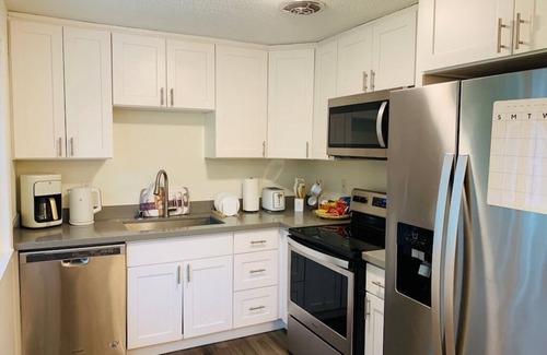 Northeast Bellevue House | Modern & Cozy Bellevue Home, Ideal for Families & Business