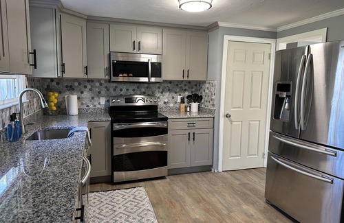 Newington House | Modern Cozy Home for Families & Pets