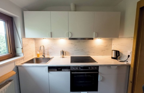 Heidenheim an der Brenz Apartment | Modern Glass Front Apartment With Amazing View B17