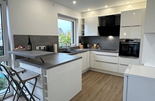 Kaarst Apartment | Modern deluxe apartment (93sqm) for 4 people in Kaarst, near Düsseldorf