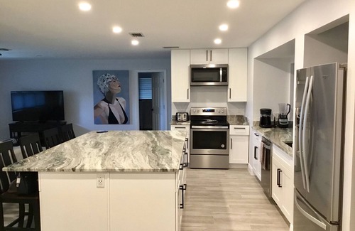 Biggar House | Modern dream house vacation gateway