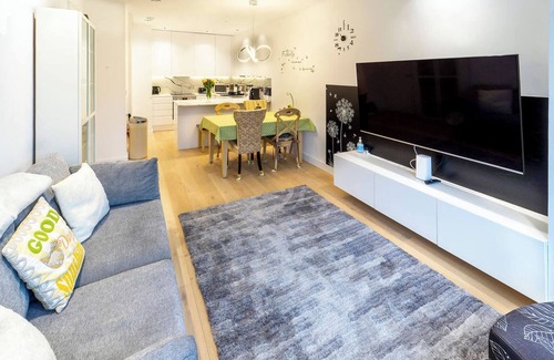 South Acton Apartment | Modern duplex in Ealing Common