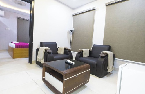 Somolu Apartment | Modern Ensuite Room – Yaba Lagos Tech District Carnelian A