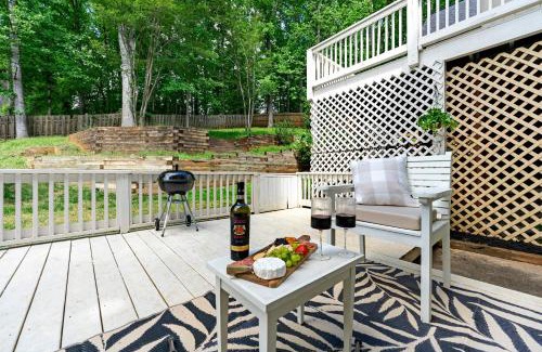 Woodstock Apartment | Modern Escape, Pool, Golf, Game Room, Gym, 10min Lake & Downtown