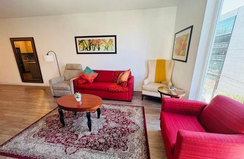 Westwood Apartment | Modern Executive Suite near Sony Studios, Hollywood & Beverly Hills