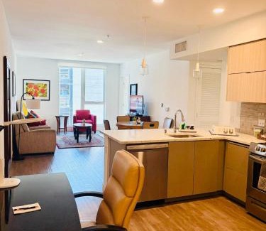 Westwood Apartment | Modern Executive Suite near Sony Studios, Hollywood & Beverly Hills