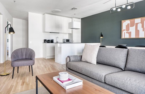 Favoriten Apartment | Modern Favoriten 3BR w/Roof, Gym & Lounge, 1min to HBF, by Blueground